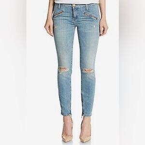 Current Elliot denim. Size 27. Zip on ankle sides. Excellent condition.